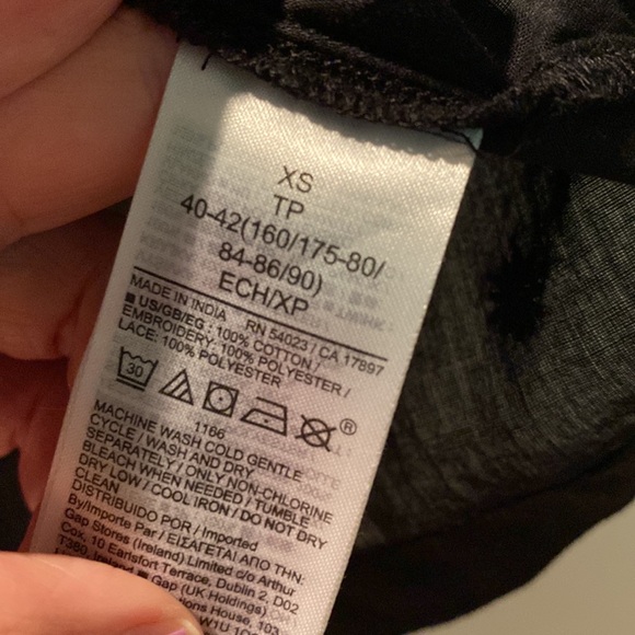GAP NWT black top XS - Picture 9 of 9